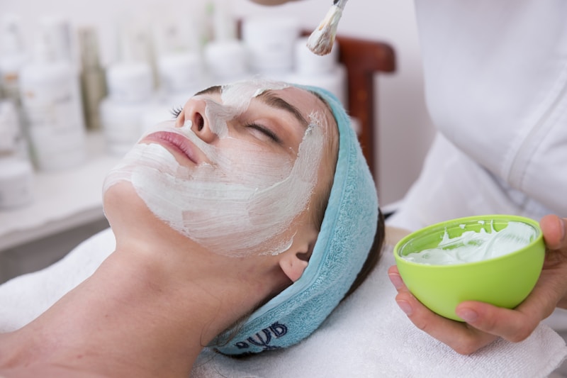 Smart LED Skincare Device - AI-Powered Facial Treatment