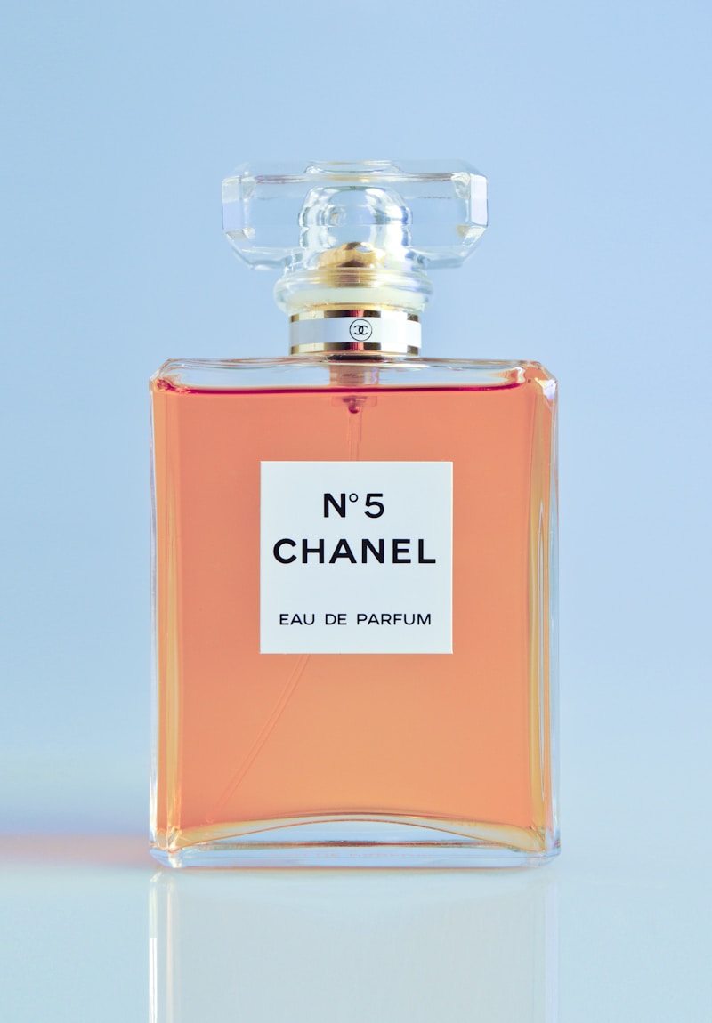 Luxury Signature Perfume - Long-Lasting Fragrance